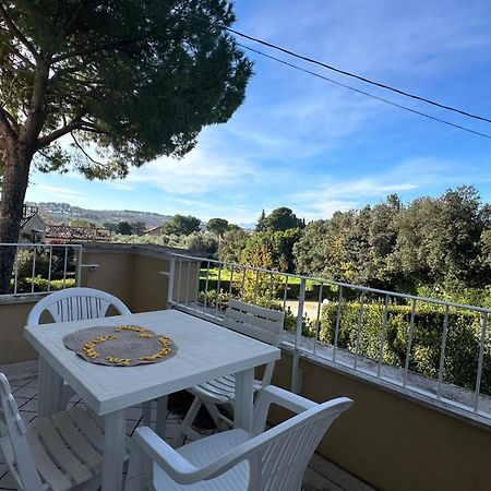 N185 - Numana, Meraviglioso Trilocale Con Terrazzo E Piscina Екстер'єр фото